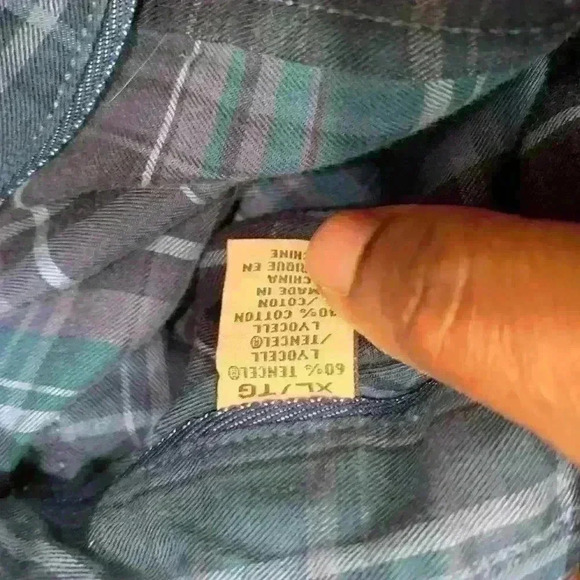 Tommy Bahama Men’s Long Sleeve Plaid Blue Button Down Shirt - Picture 5 of 7